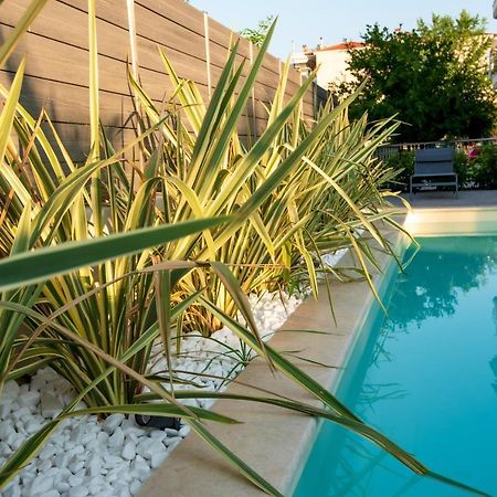 Olive 303 Apartment Peraía Екстериор снимка