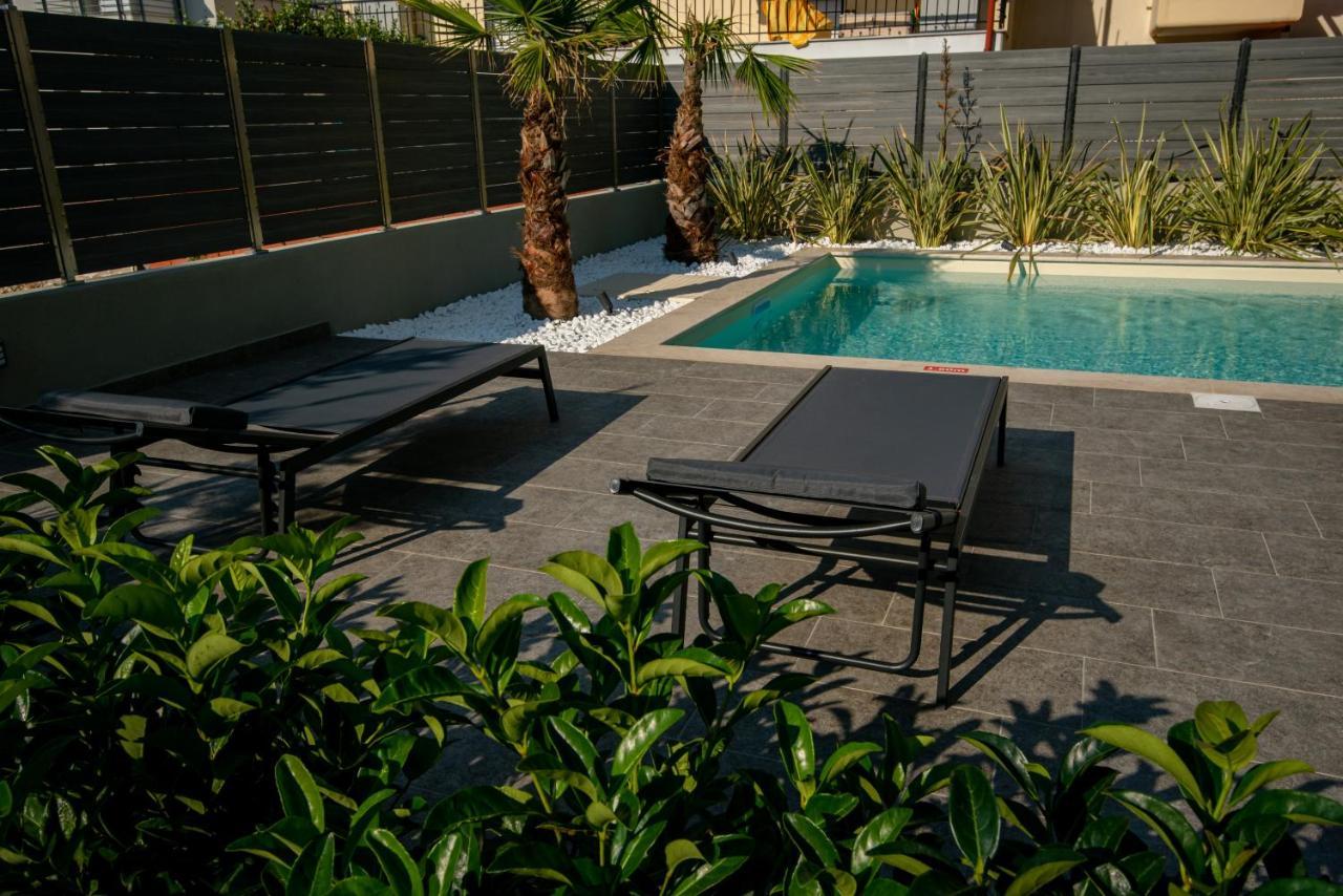 Olive 303 Apartment Peraía Екстериор снимка
